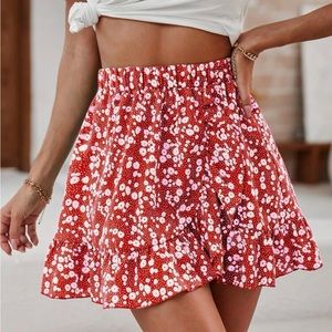 Size medium, red and white mini skirt